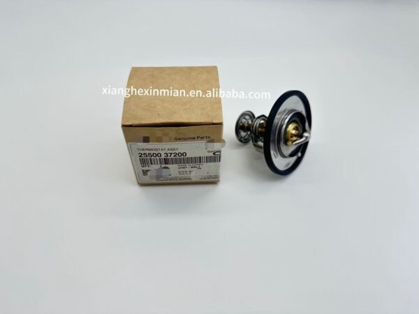 Thermostats for Hyundai and Kia auto parts Part Number: 25500 37200 / 25500-37200 - Image 2